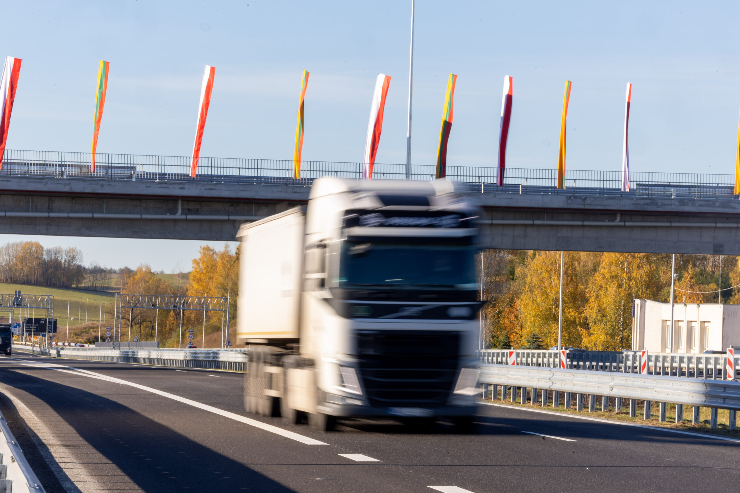 Informacija kuro kortelių tiekėjams dėl galimybės prisijungti prie „Via Toll“ sistemos